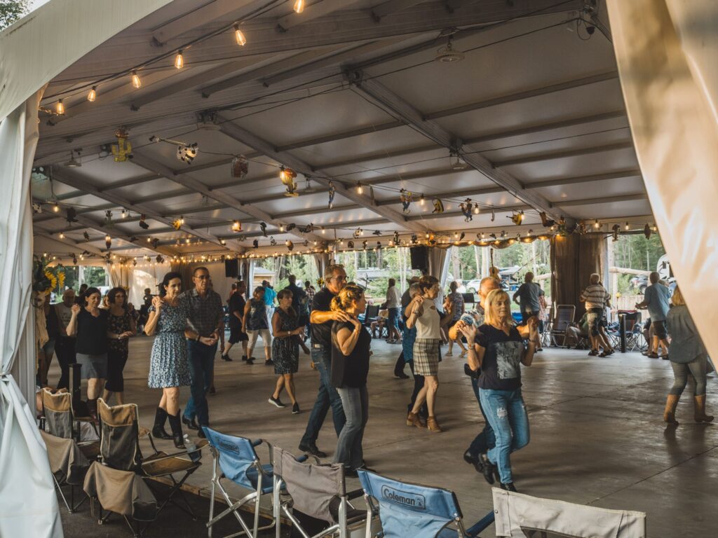 festival-country-©Guillaume-Labergerie-60-scaled-1